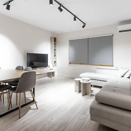 2br At Palace With Cubes - Skanderbeg Square شقة *