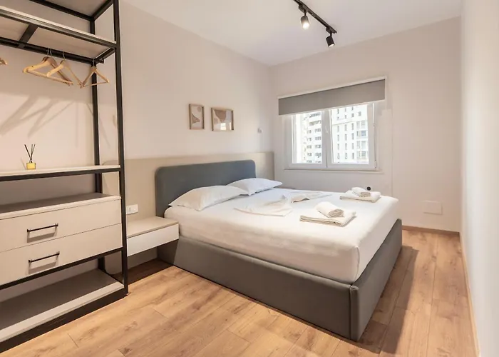 Artist's Palace 2BR at Skanderbeg Square * Tirana