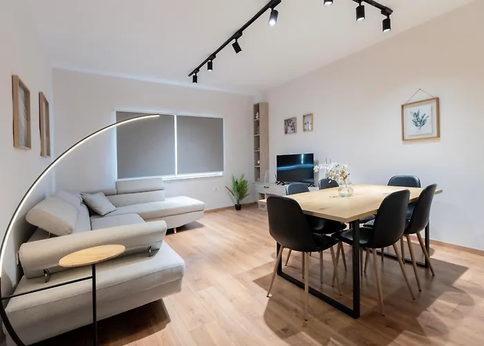 Artist's Palace 2BR at Skanderbeg Square * Tirana