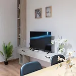 2br At Palace With Cubes - Skanderbeg Square Apartment Tirana