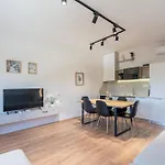Apartment 2br At Palace With Cubes - Skanderbeg Square