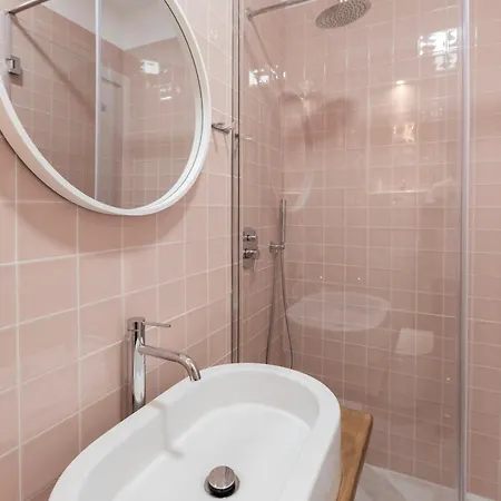 Ts Cozy 2br At Palace With Cubes - Apartment Tirana