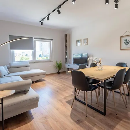 Ts Cozy 2br At Palace With Cubes - * Tirana