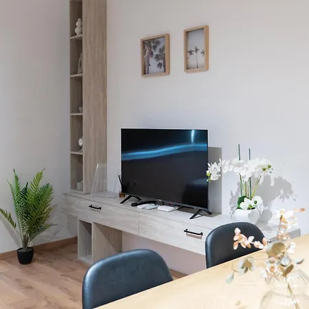 Ts Cozy 2br At Palace With Cubes - Apartment Tirana