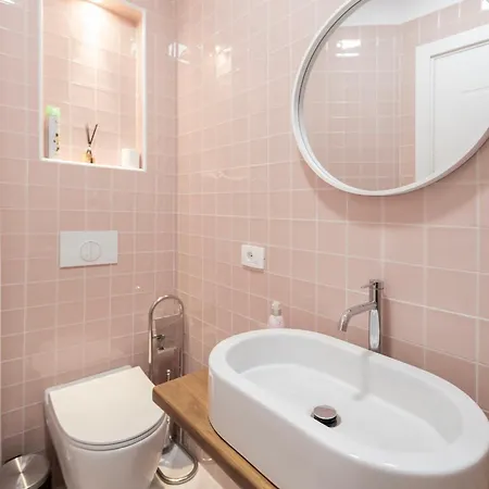 Apartment Ts Cozy 2br At Palace With Cubes - Tirana
