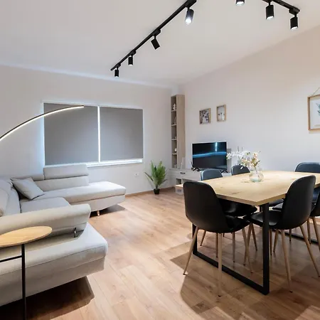 Ts Cozy 2br At Palace With Cubes - * Tirana