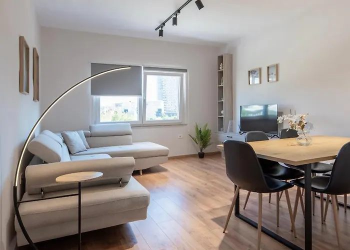 Tirana Stay 2Br At Palace With Cubes - Skanderbeg Square