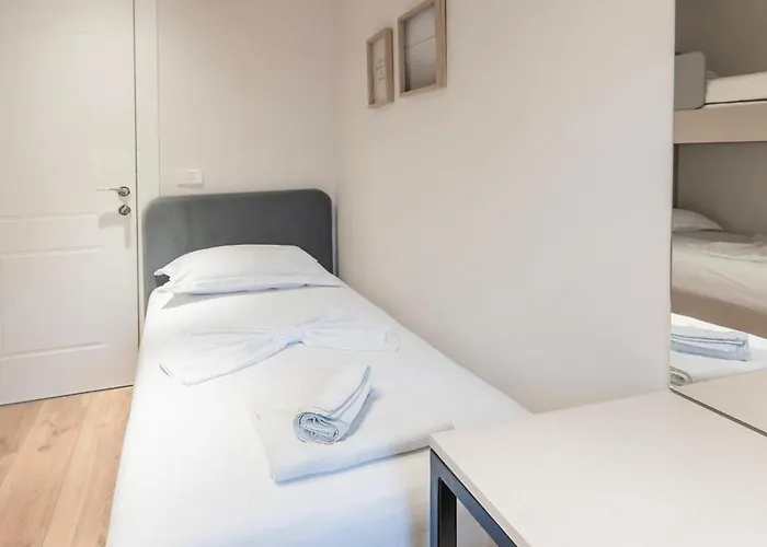 Tirana Stay 2Br At Palace With Cubes - Skanderbeg Square